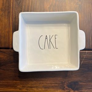 Rae Dunn baking pan 8x8”